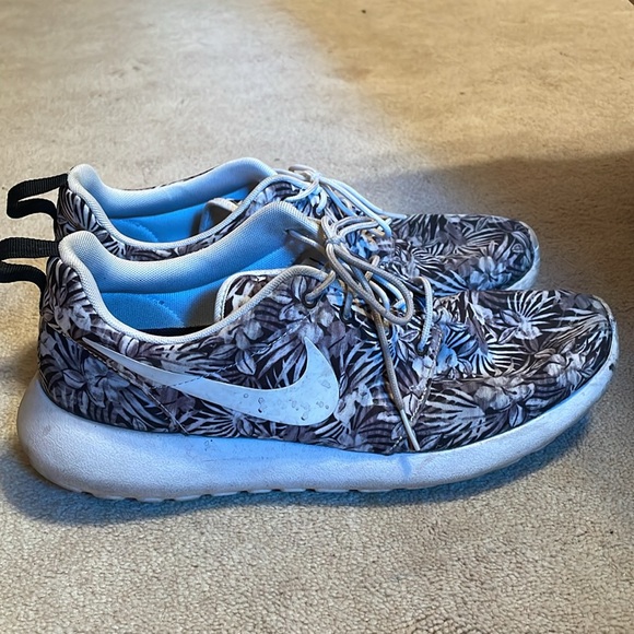 Nike Roshe - Picture 4 of 8